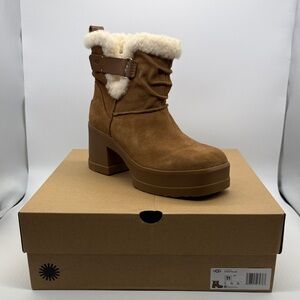 UGG Women's Moxy Pull-On Boot
